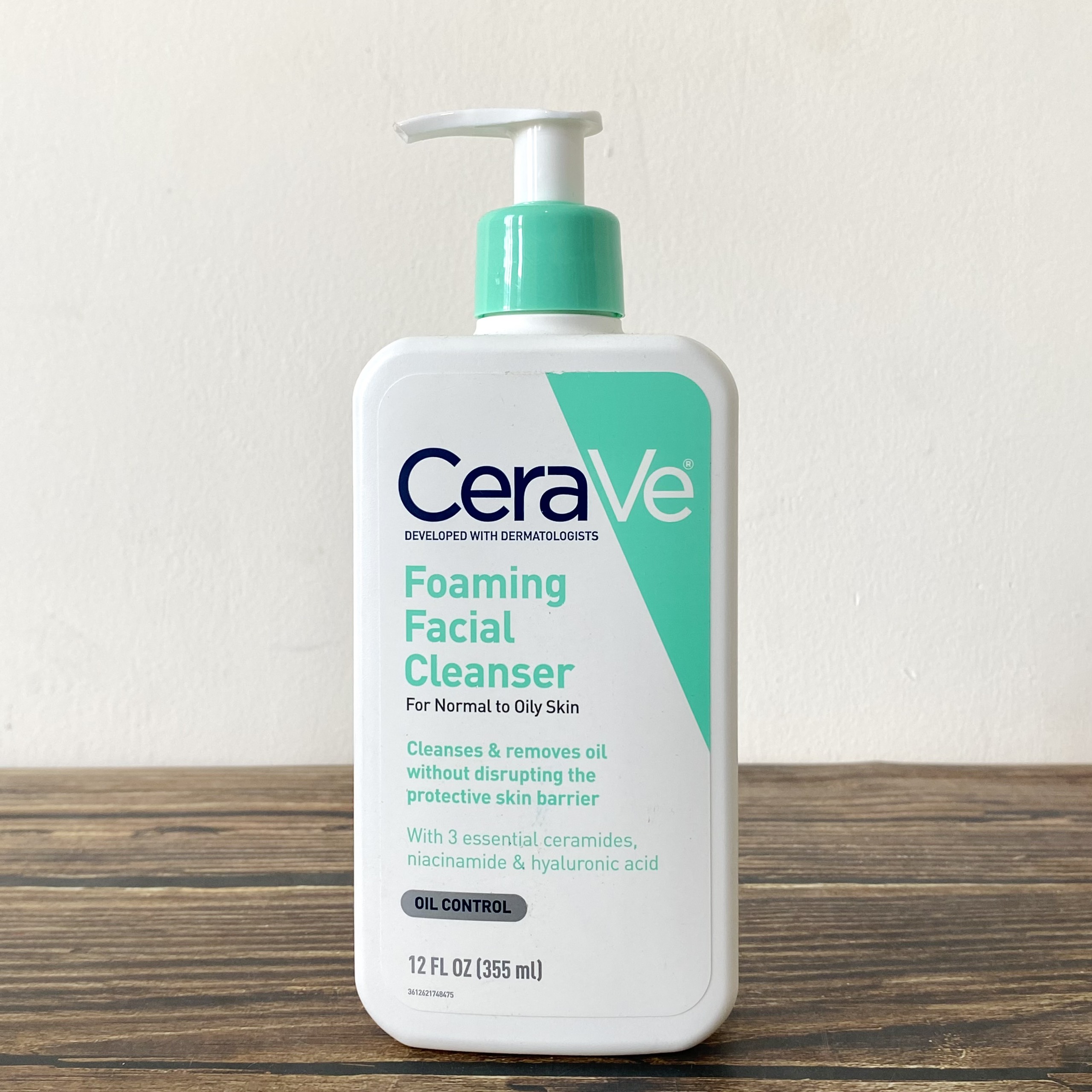 Sữa Rửa Mặt Cerave Foaming Facial Cleanser 355ml Da Dầu Và Da Thường Nhập Mỹ