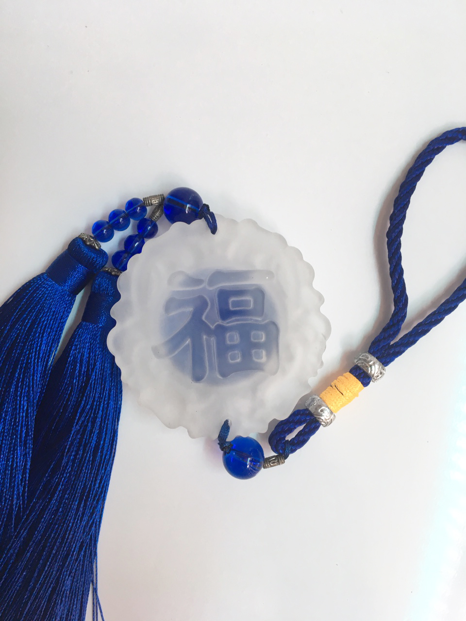 Bùa bình an - ngọc bội treo xe hơi