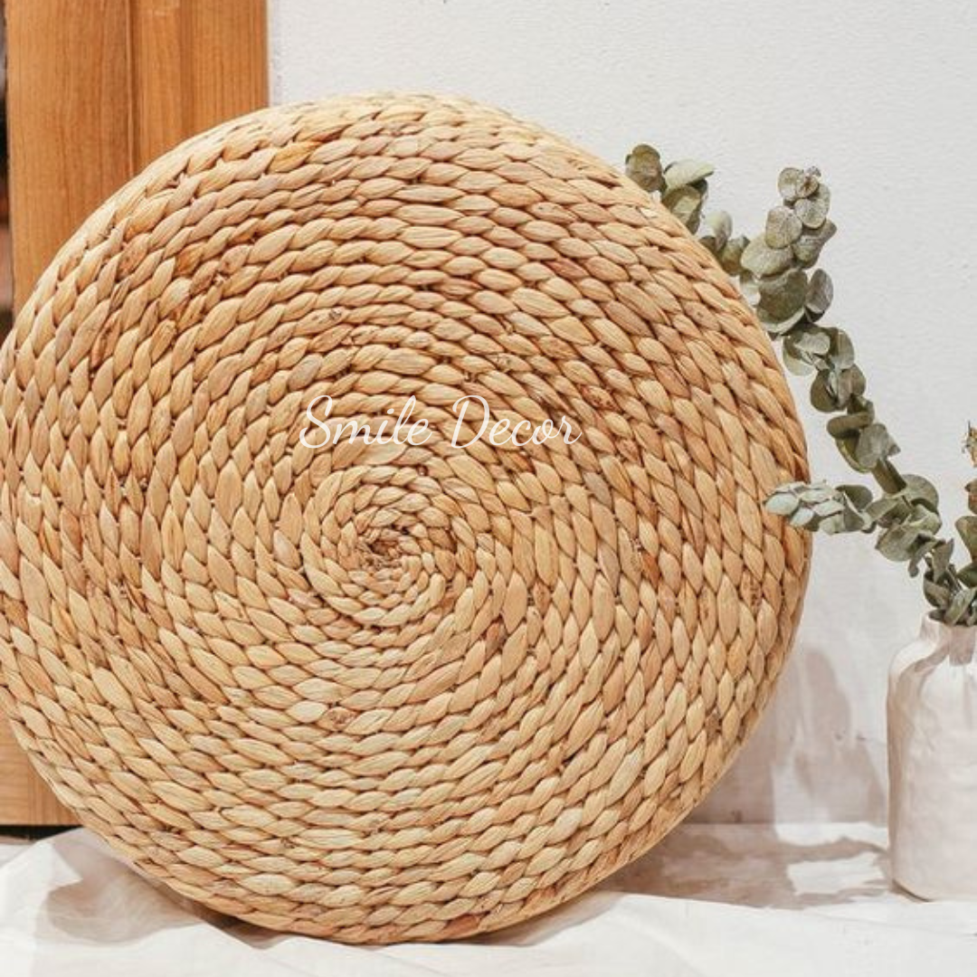 Ghế đôn đa năng đan lục bình hình tròn Smile Decor dùng để ngồi, làm bàn thấp, ghế gác chân, trang trí glamping, camping
