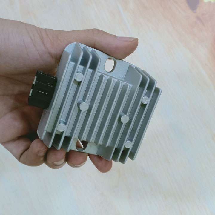 Sạc độ - Sạc ắc quy sạc nhanh cho tất cả các dòng xe máy có giắc cắm - TB362