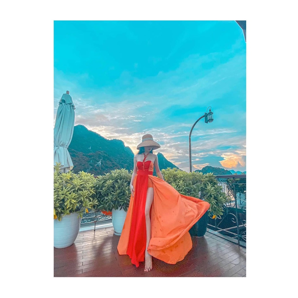 Maxi phối màu cổ yếm xẻ tà