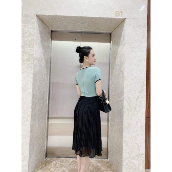 ĐẦM XÒE VIỀN ĐEN PHỐI NÚT HẠT CHÂN VÁY DẬP LY