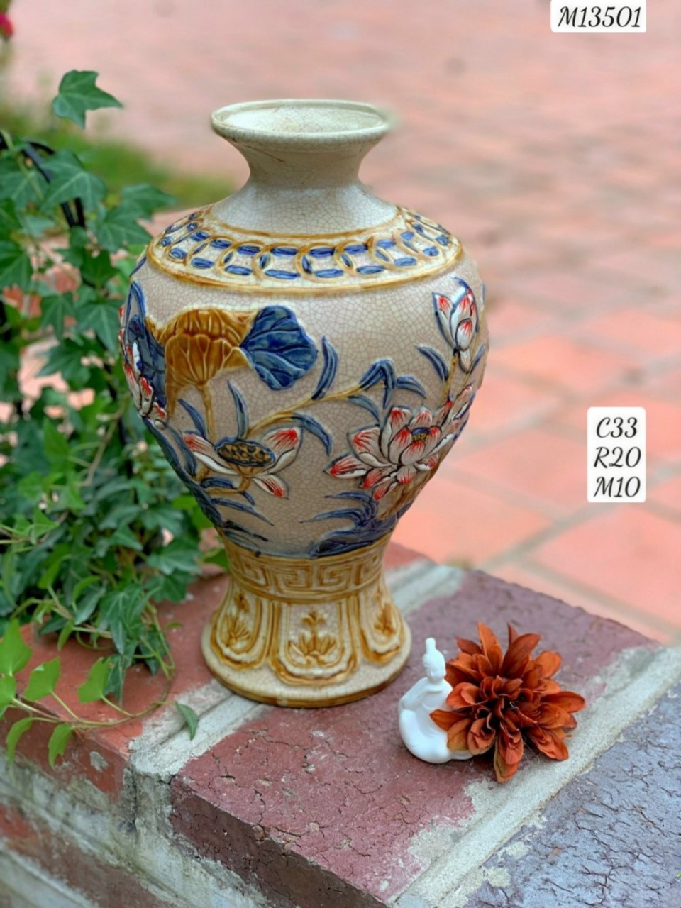BÌNH MAI KHẮC NỔI MEN NGỌC MEN RẠN KHẮC NỔI H33 x M10CM