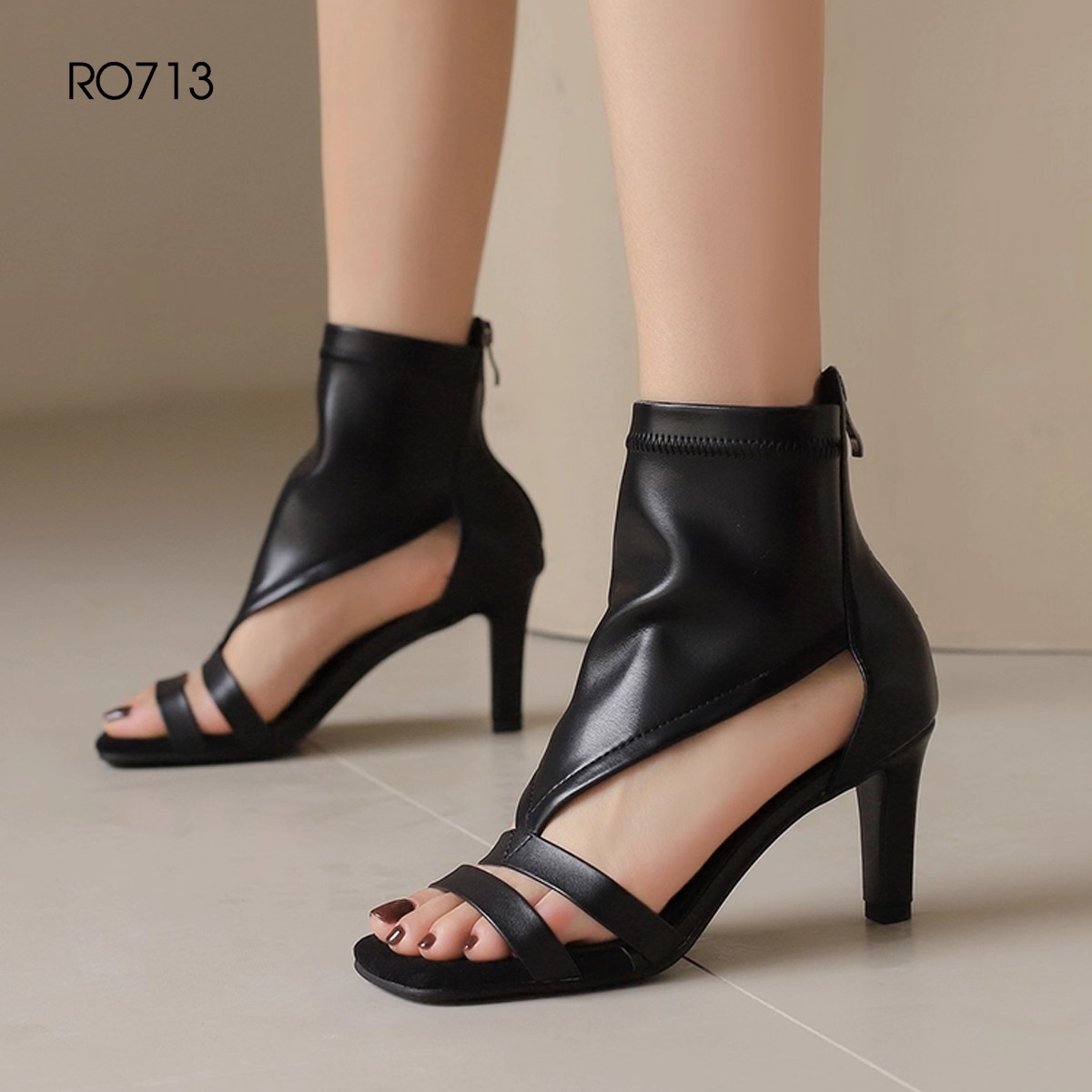 Sandal nữ cổ cao khóa kéo sau, gót nhọn ROSATA RO713 -9p- Đen - BKSTORE
