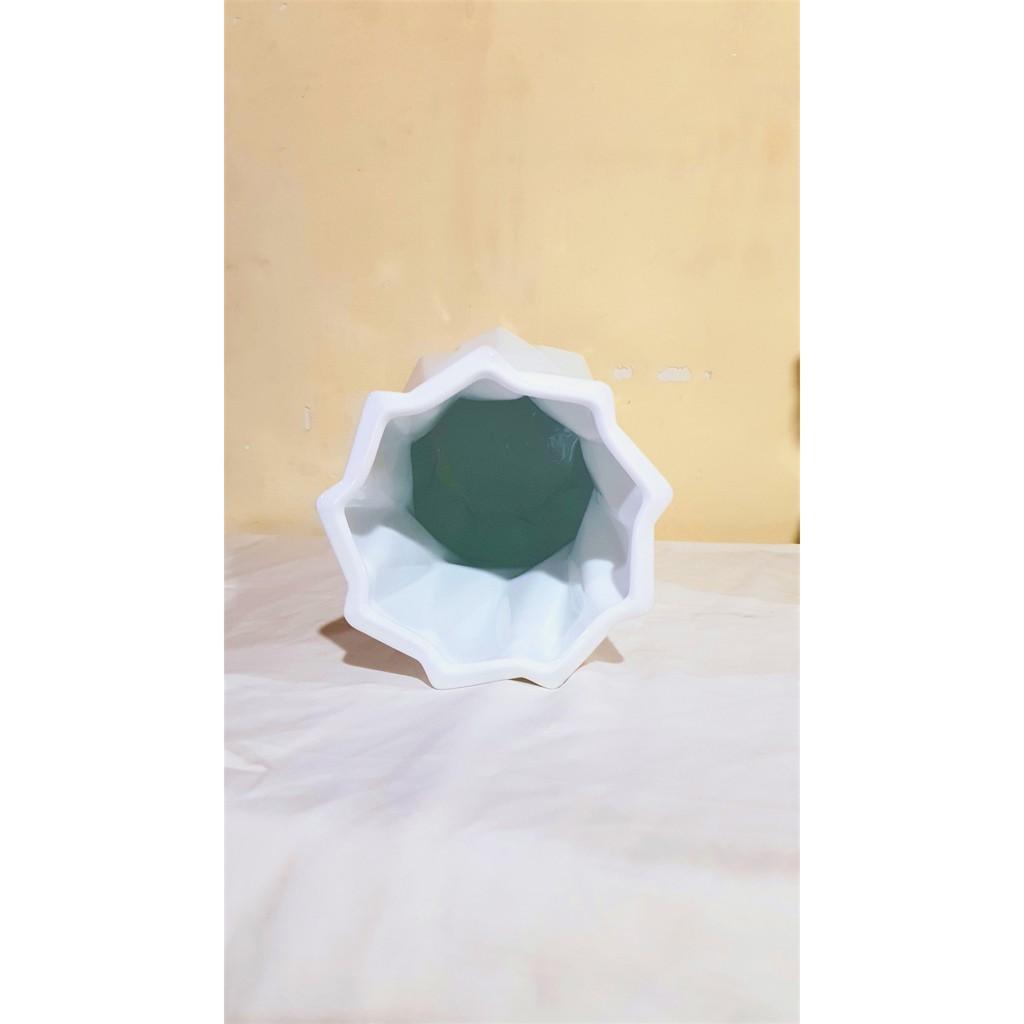 Bình cắm hoa bằng sứ trắng cao cấp dạng tròn xoắn cao 28cm , dạng trụ cao 30cm