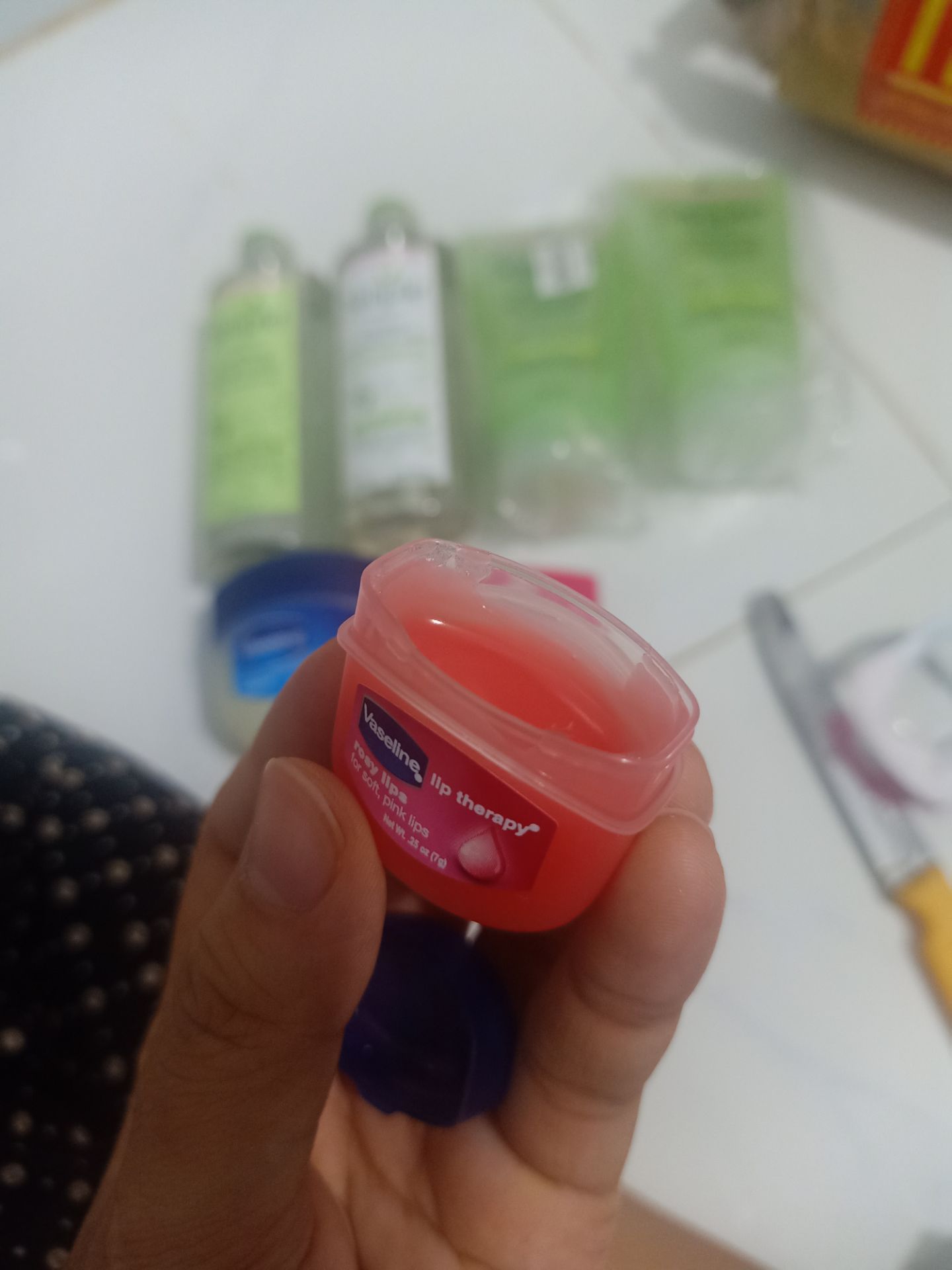 Son Dưỡng Môi Hồng Xinh Vaseline Lip Therapy Rosy Lip (7g)