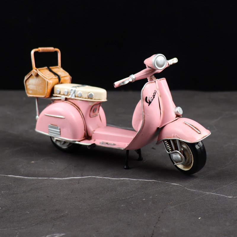 Mô Hình Xe Vespa Hồng Cổ