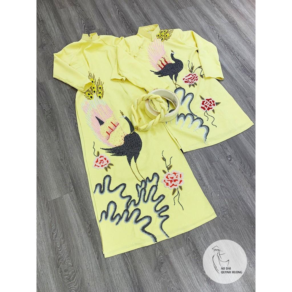 Áo dài cặp vàng nhạt kết họa tiết công pha lê full thân cực đẹp