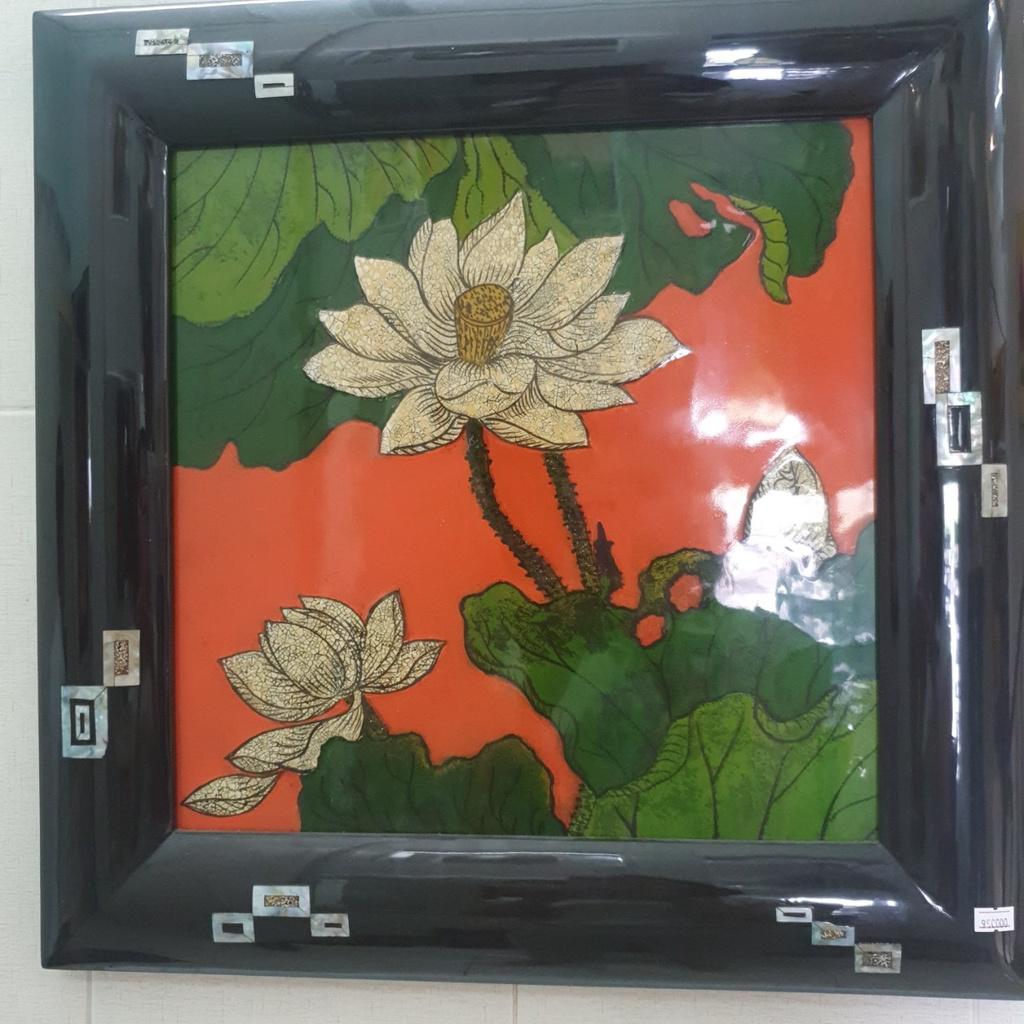 Tranh sơn mài bông sen cẩn trứng khung sơn mài cẩn ốc hàng xuất khẩu 55x55 cm