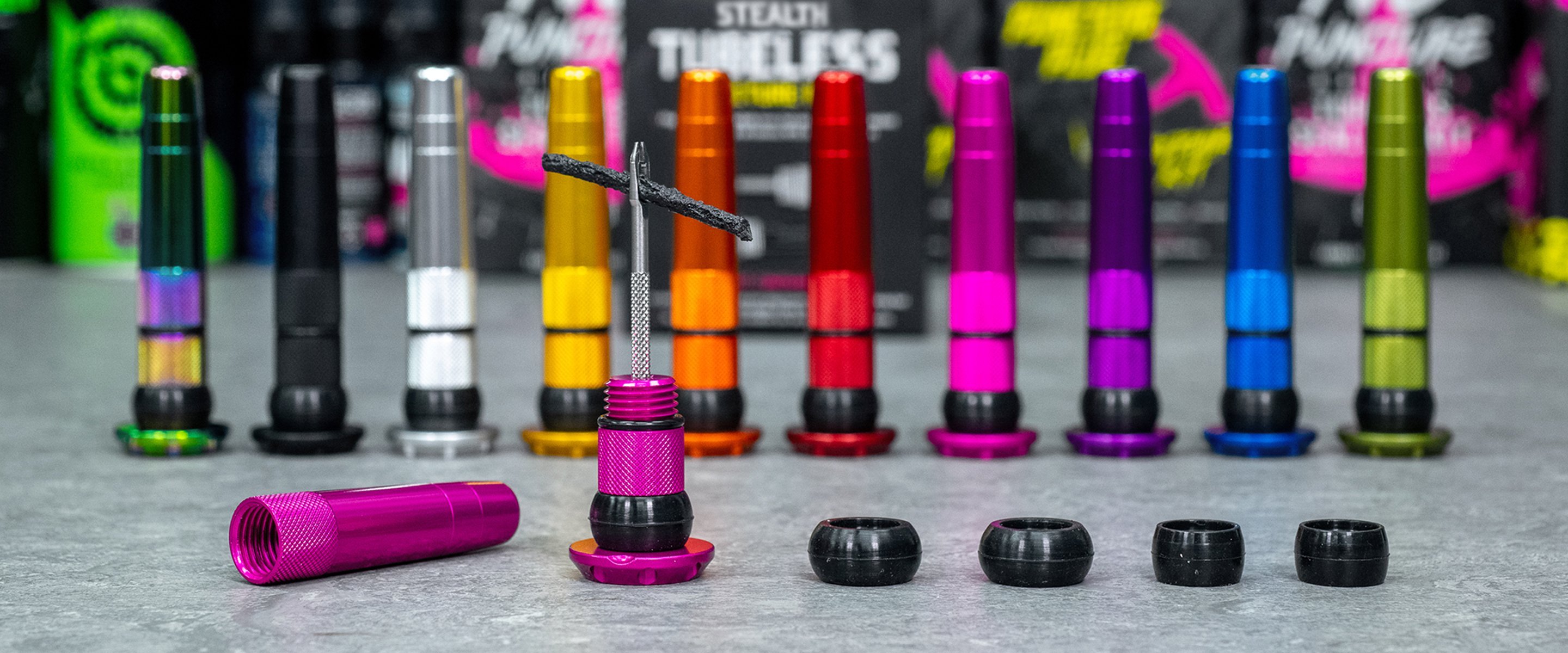 Dụng Cụ Vá Vỏ Không Ruột Tích Hợp Nút Chặn Tay Lái Muc Off Stealth Tubeless Puncture Plug Tools
