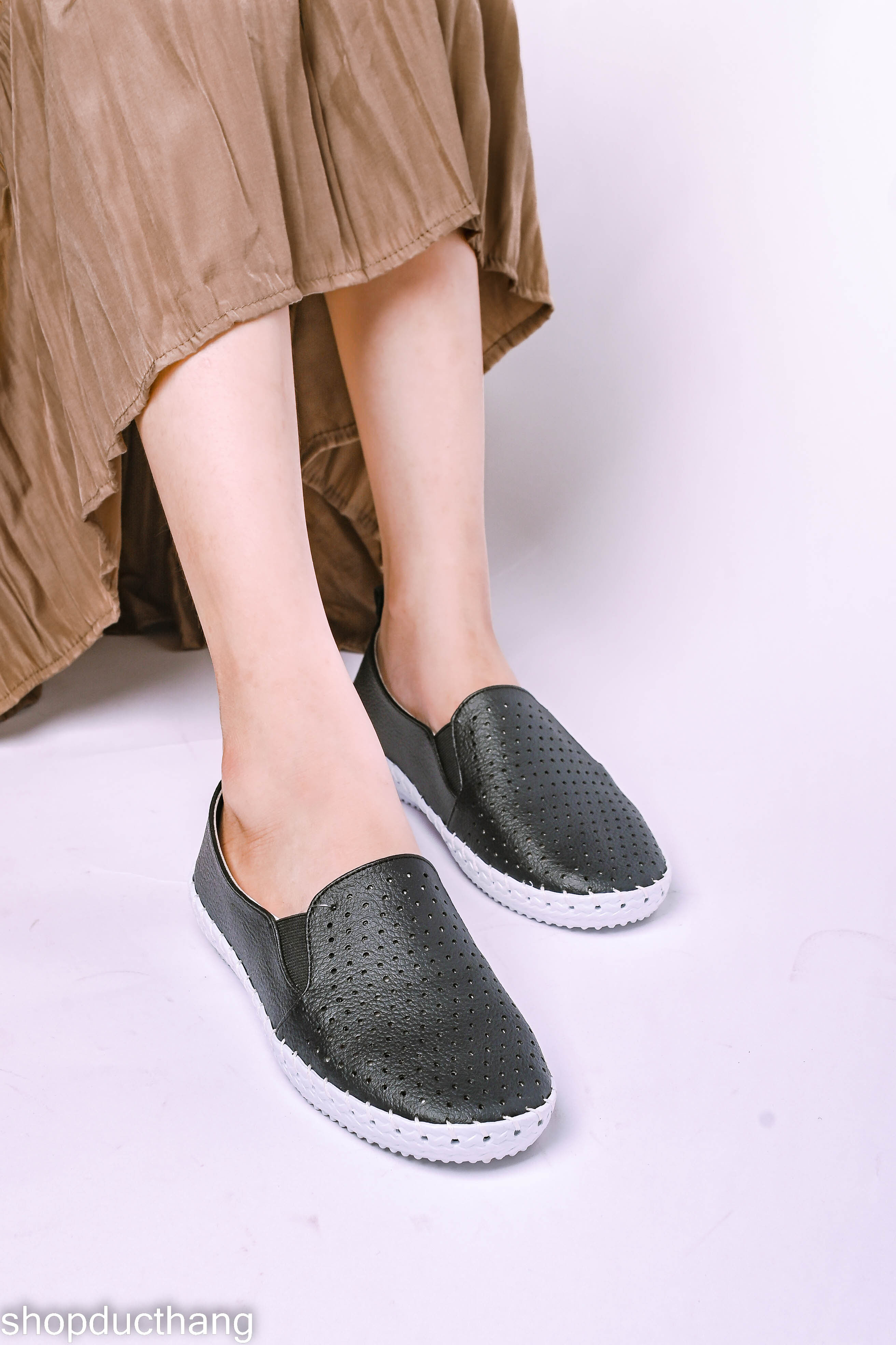 Giày Slip on Lishing nữ thời trang