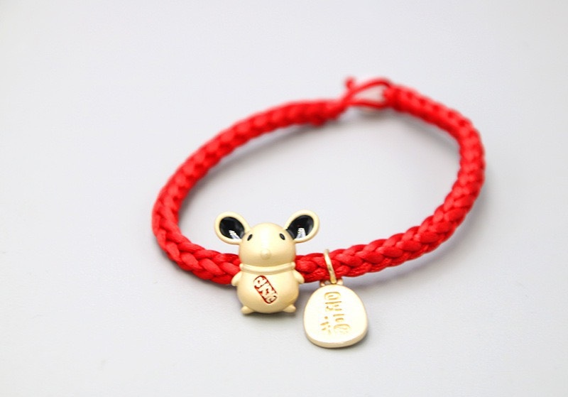 1 Vòng Chỉ Đỏ Chuột Dây Bính Giao Mẫu Ngẫu Nhiên