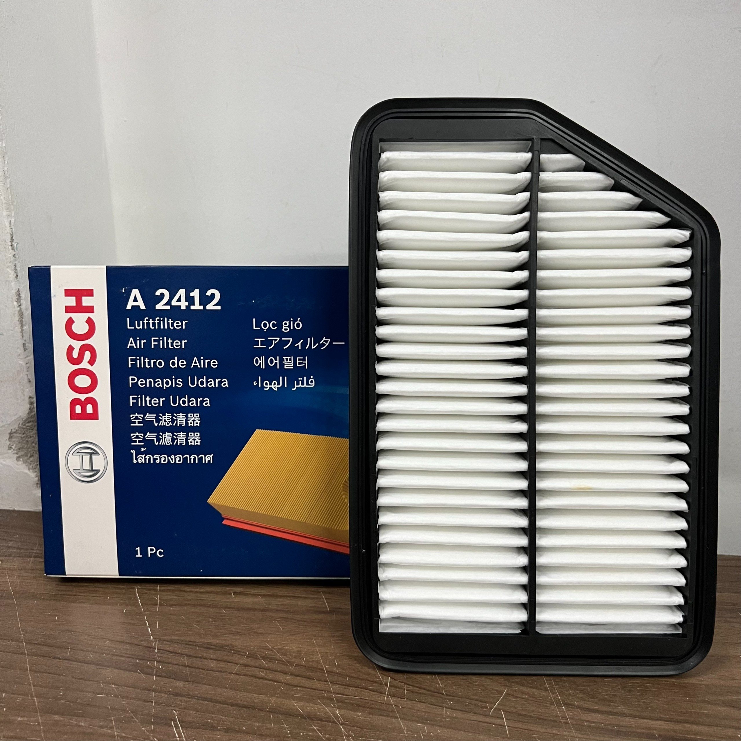 Lọc gió động cơ BOSCH A2412 Dành cho Xe Hyundai Tucson , Kia Sportage Rondo Diesel . Xuất xứ China