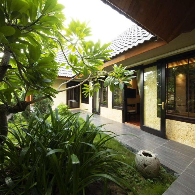Trọn Gói 2N1D Tại MERPERLE Hòn Tằm Resort 5* - Ăn sáng, Ăn Trưa Hoặc Tối. Miễn Phí Vé Vào Cổng Khu Vui Chơi Sparkling Waves.