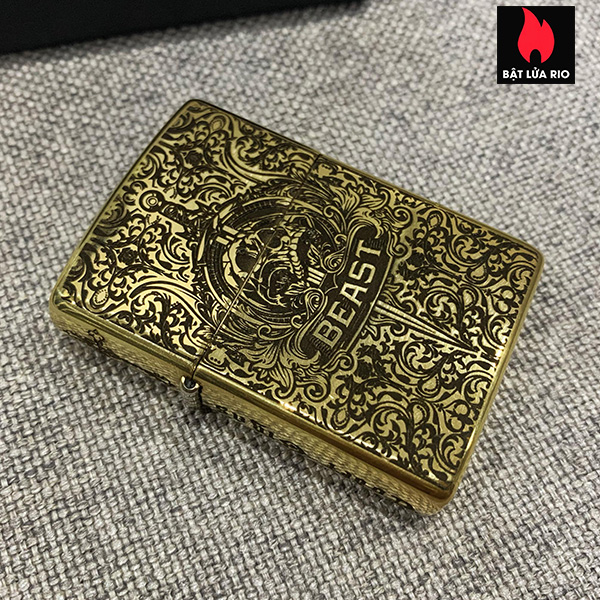 Bật Lửa Zippo Brass 254B Khắc Thanh Kiếm Và Đầu Lâu 5 Mặt – Zippo 254B.Tkdl