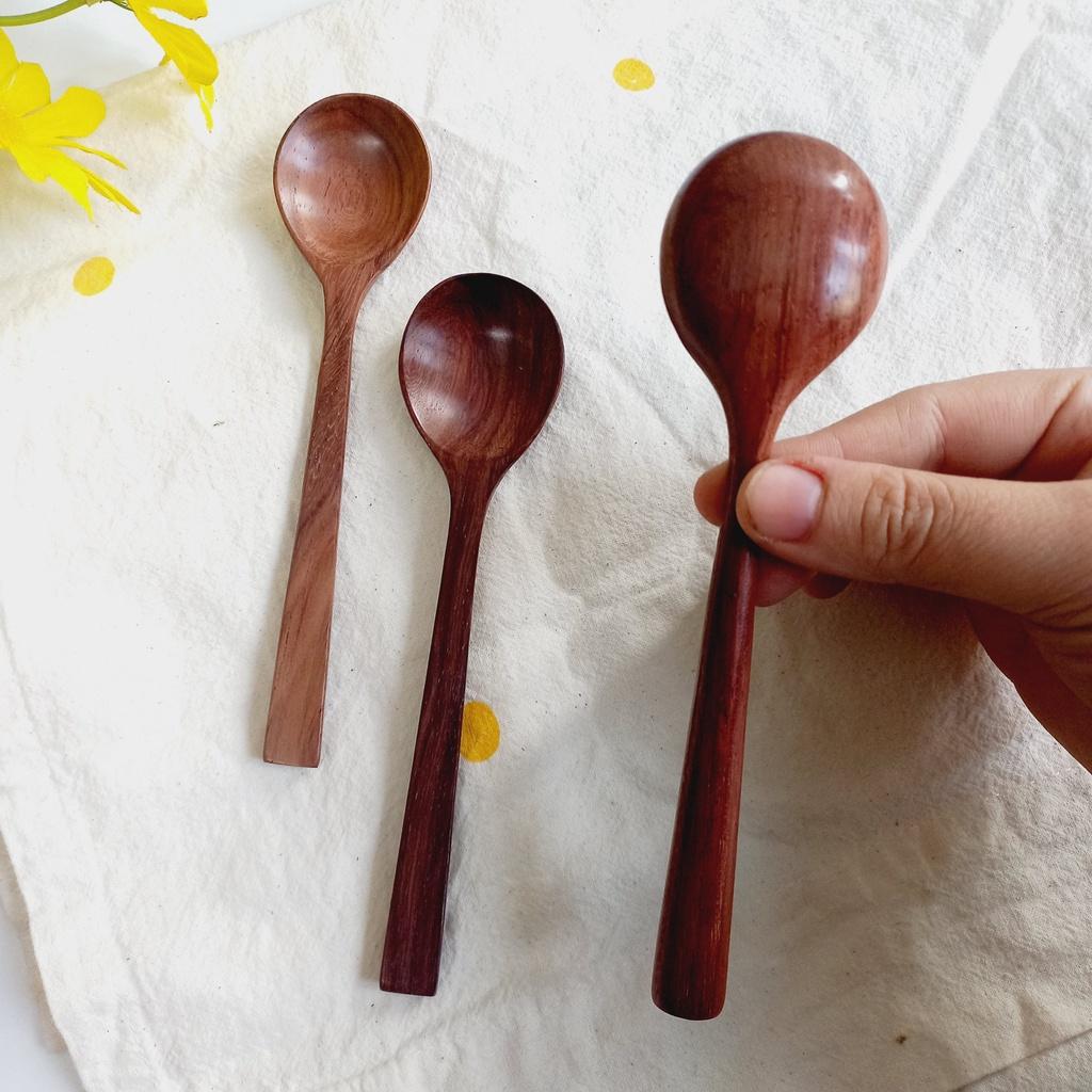 Thìa Gỗ Trắc Miệng Tròn Cỡ 16.5x4 cm Ăn Cơm, Soup, Chè An Toàn