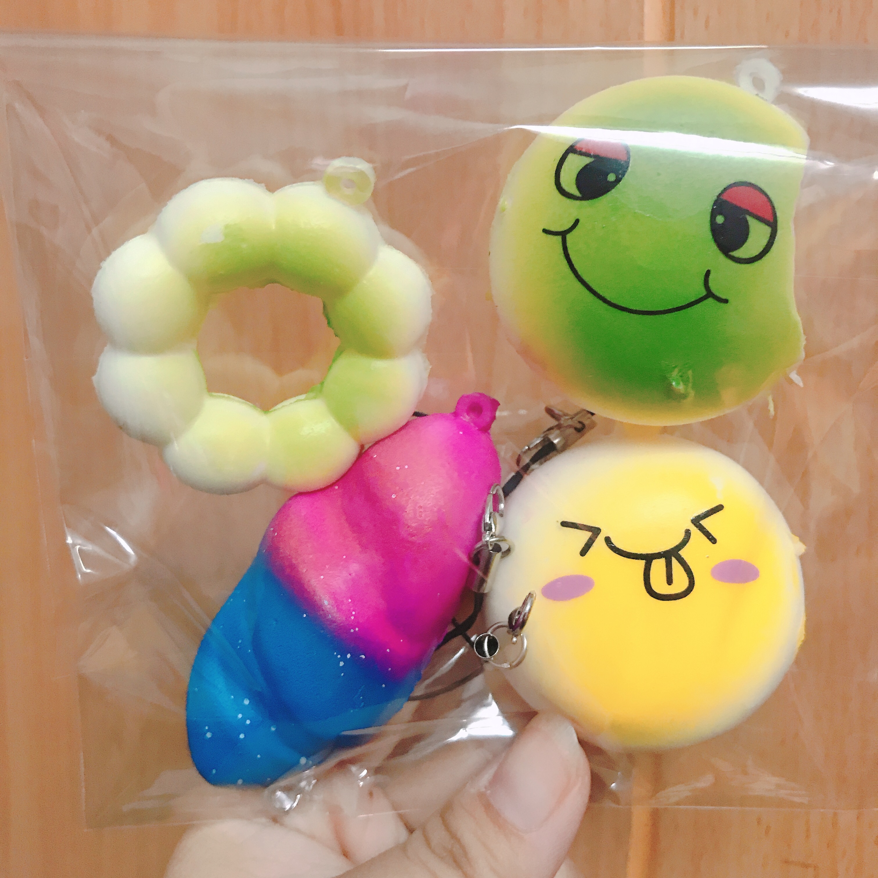 Combo 4 móc khóa squishy mini - Giao mẫu ngẫu nhiên