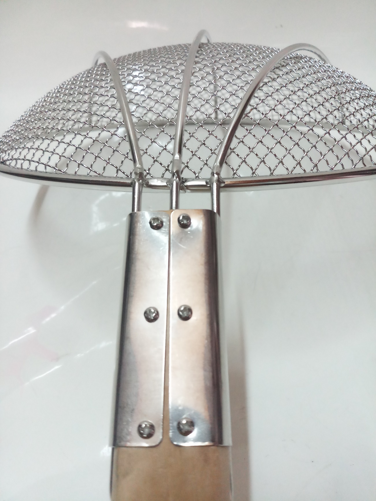 COMBO 1 VỢT INOX Ô VUÔNG CÁN GỖ DẸP+1 VỢT DẦU INOX.