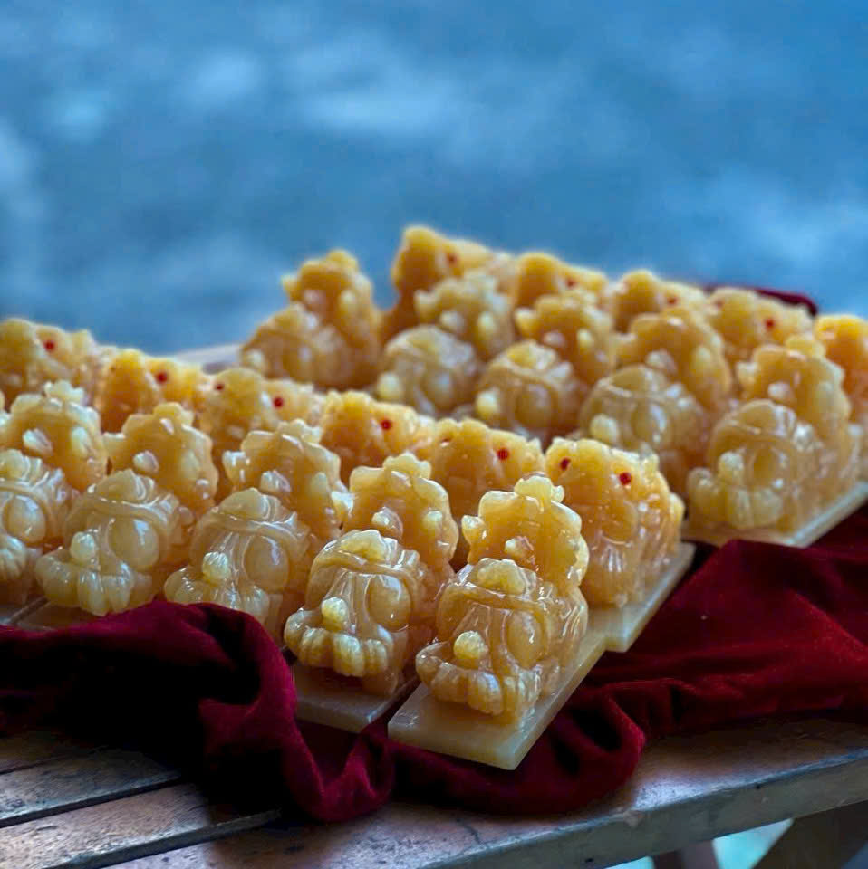 Cặp Tỳ Hưu Đá Hoàng Long – Màu Vàng Sang Trọng – 8cm và 10cm – Trang Trí Phòng Khách – Bàn Thờ