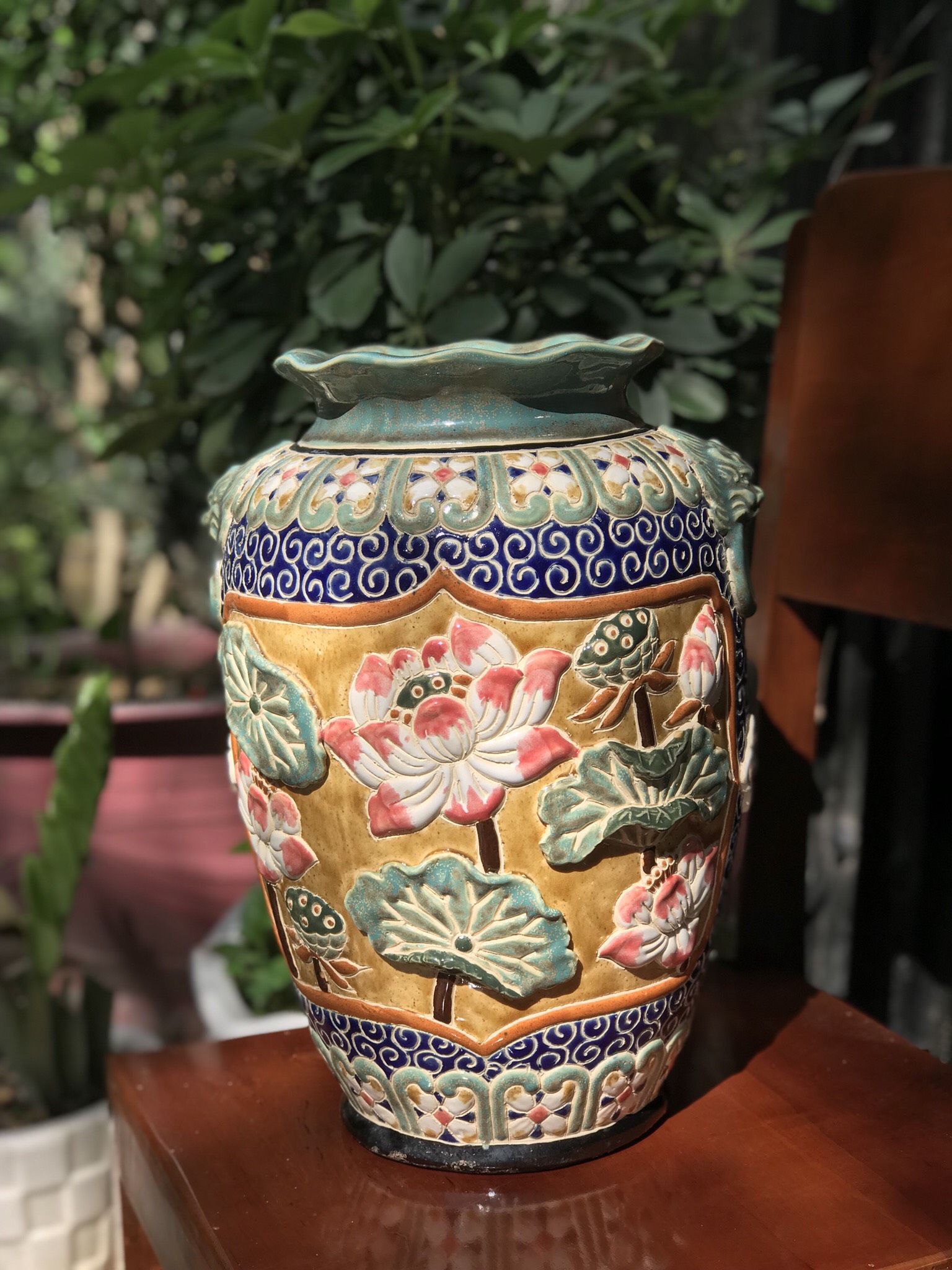 BÌNH HOA SEN ĐẮP NỔI GỐM SỨ NAM BỘ