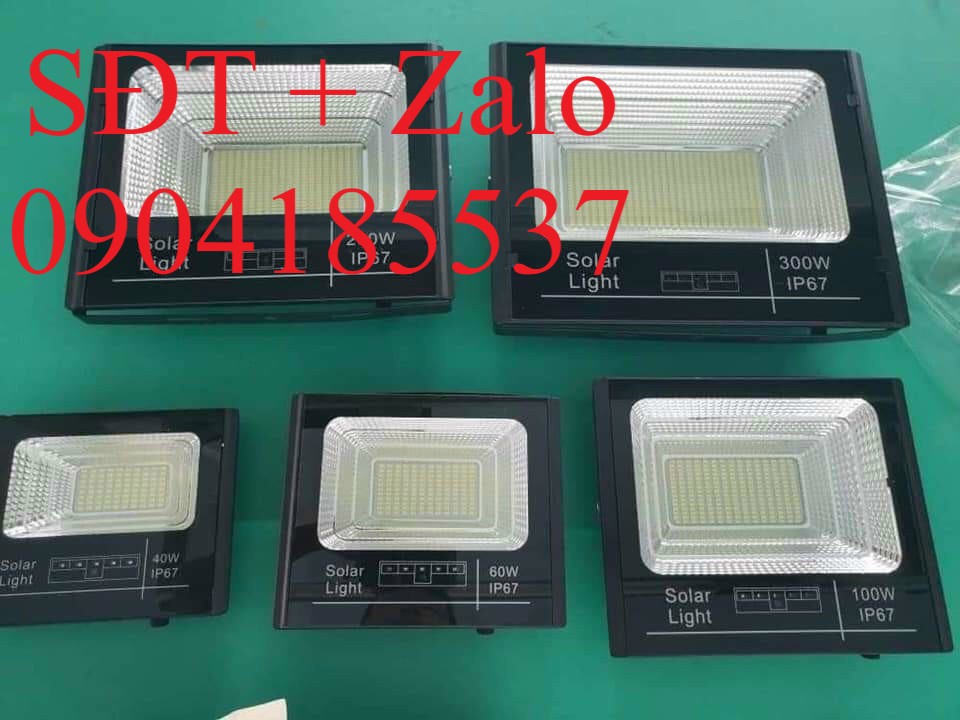 Đèn pha led năng lượng mặt trời 300W