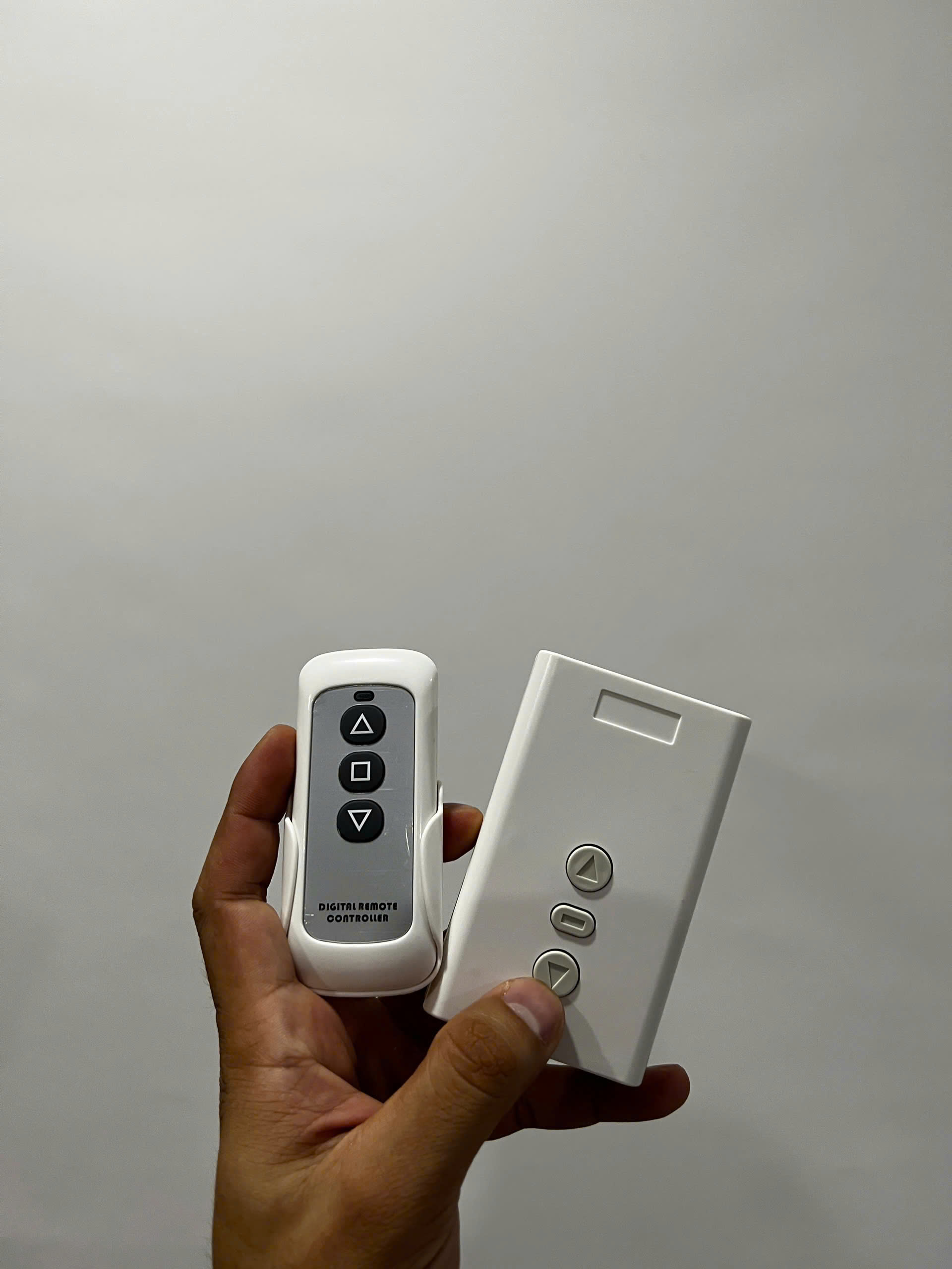 BỘ ĐIỀU KHIỂN MÀN CHIẾU ĐIỆN DÙNG ĐƯỢC CHO TẤT CẢ MÀN CHIẾU