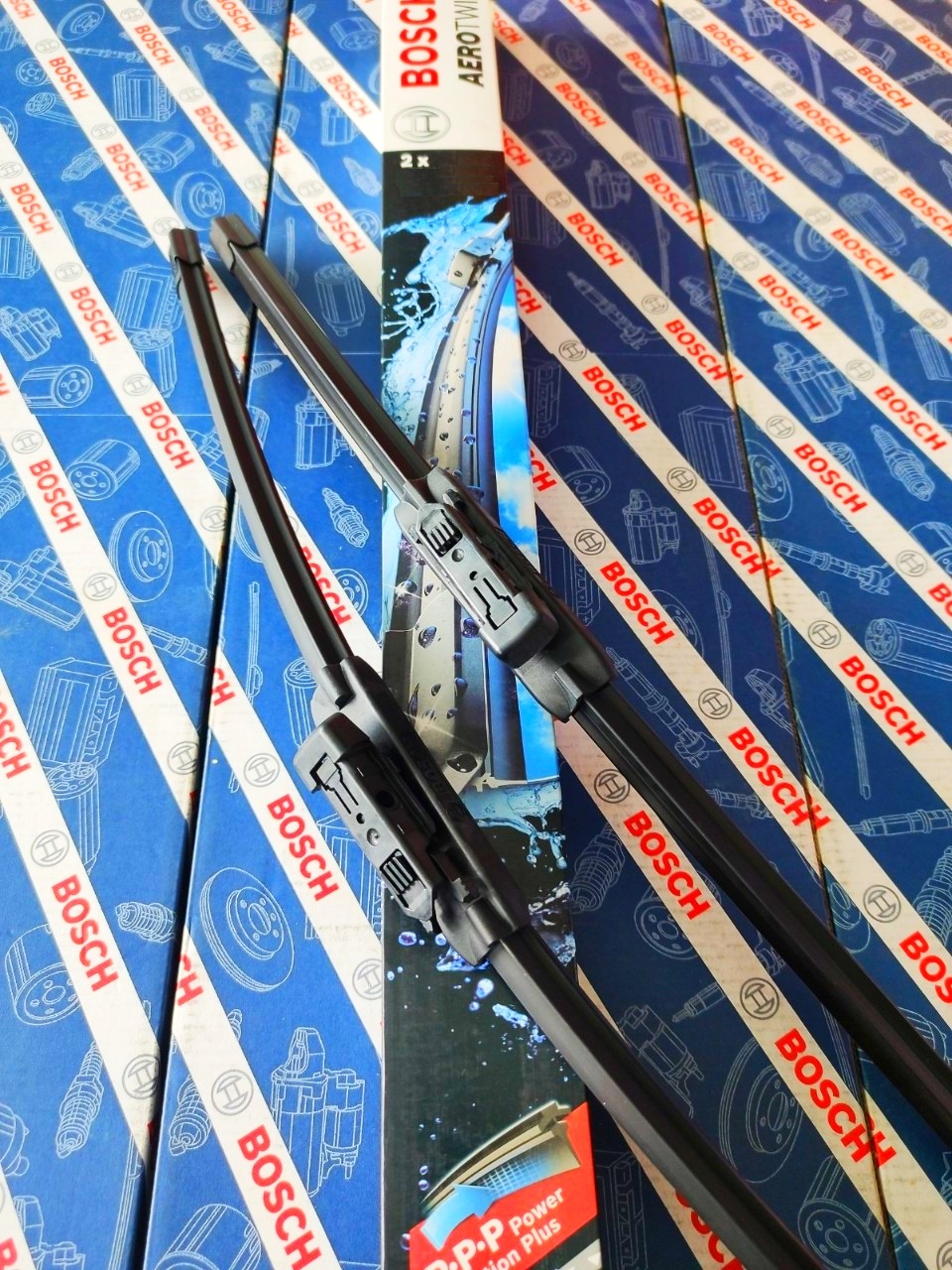 BỘ GẠT MƯA BOSCH AEROTWIN SET BMW 3-SERIES X1 MERCEDES GLA CLA - 19X24