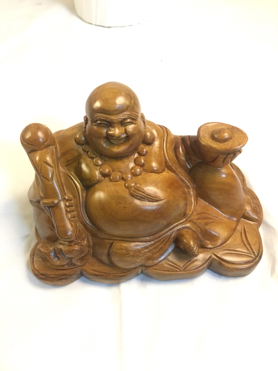 Tượng ông DI LẶC gỗ BÁCH XANH  để trên oto