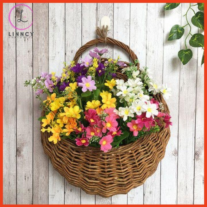 Hoa giả - giỏ hoa lụa treo tường mây tre đan nhiều mẫu trang trí nhà cửa, cửa hàng, văn phòng, lớp học