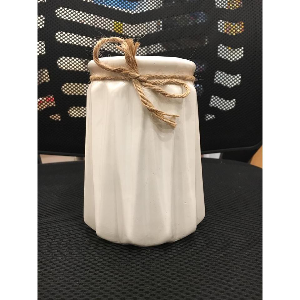 Bình sứ dứa thắt nơ dây gai cao 18cm
