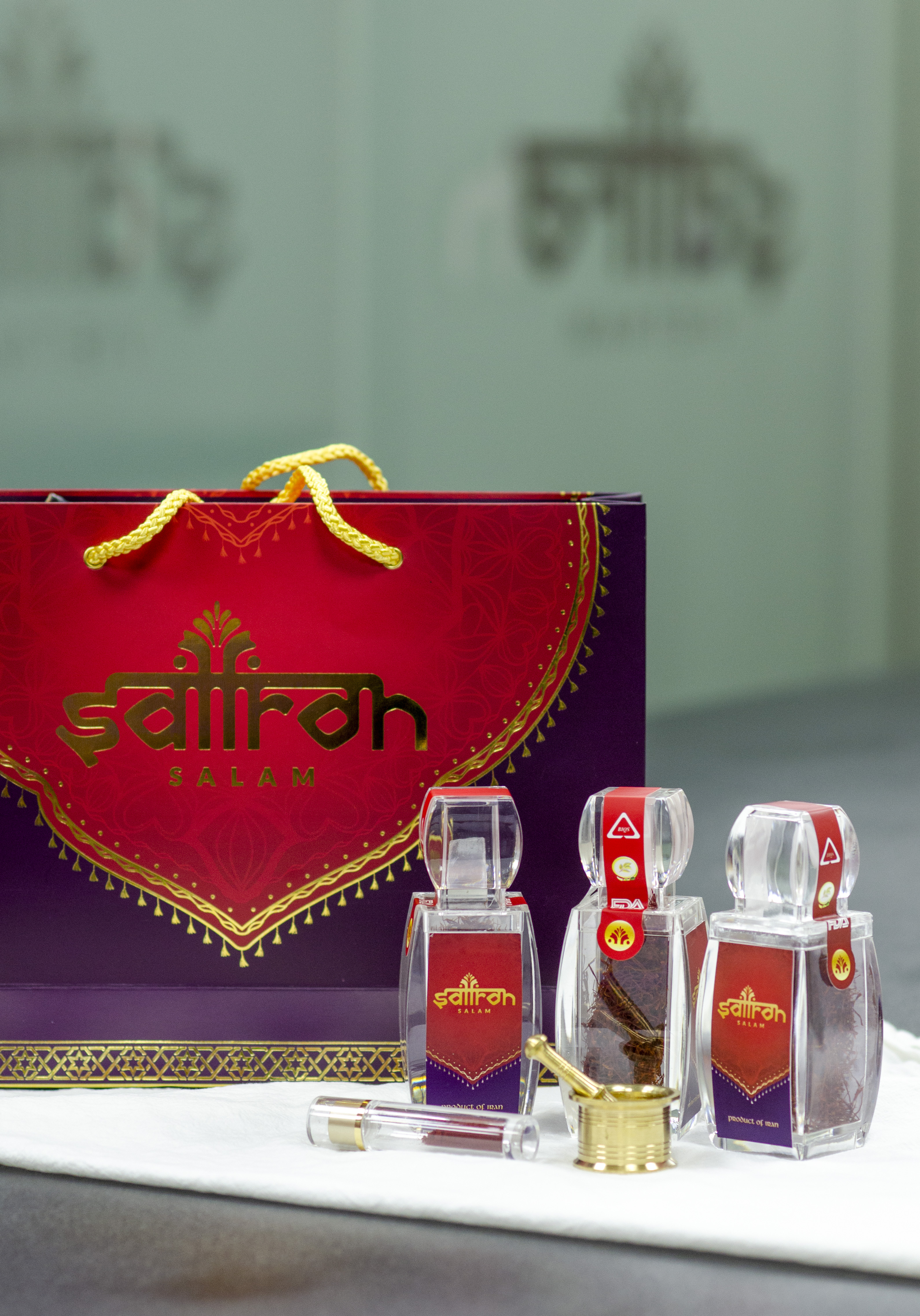 Saffron Salam (Nhụy Hoa Nghệ Tây) Set 15gr  Dòng Hữu Cơ Tinh Khiết Theo Chuẩn ISO 3632