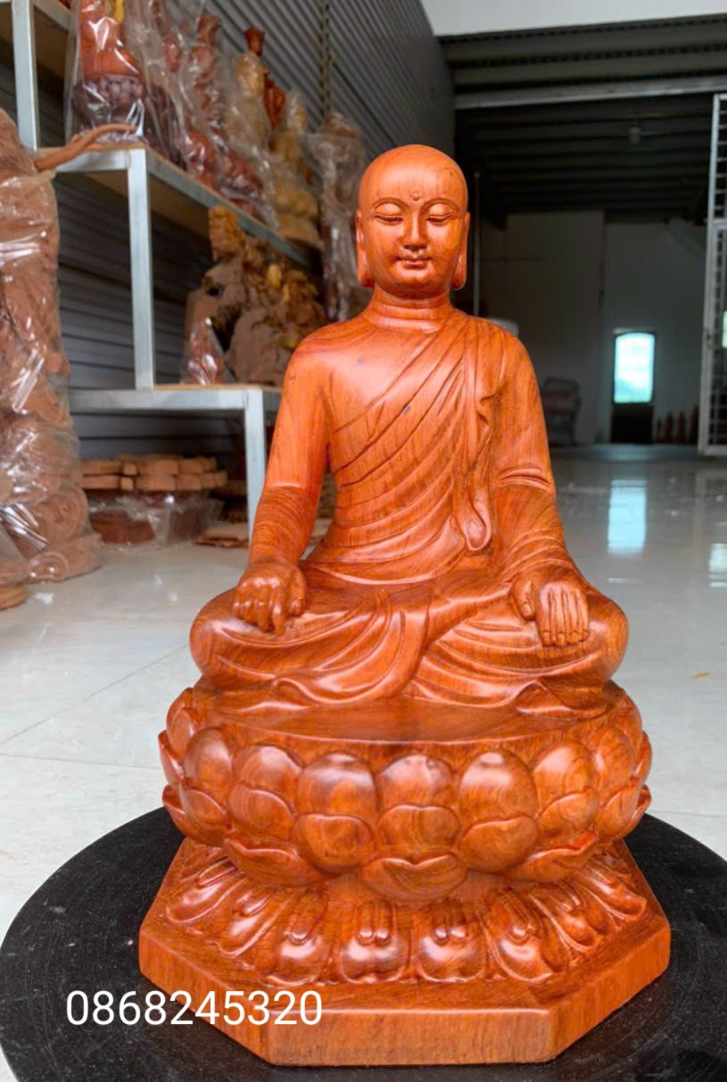 Tượng phật hoàng trần nhân tông bằng gỗ hương đá kt cao 30×19×14cm