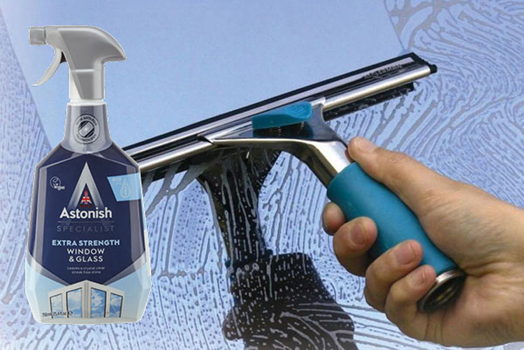 Nước lau kính rửa kính tẩy cặn canxi vách kính và các vết nấm mốc vết ố trên bể mặt kính vách ngăn kính trên gương soi A