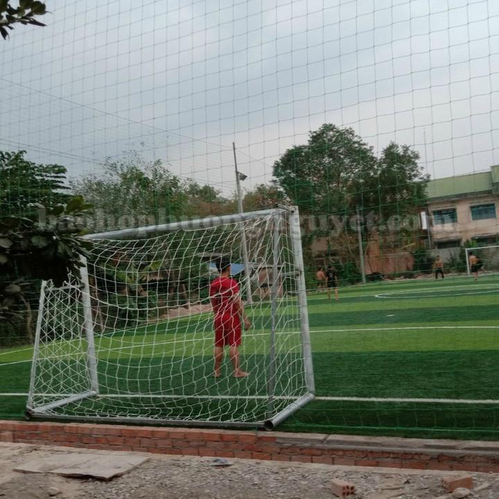 Lưới chắn sân bóng, lưới quây sân bóng đá 5mx30m (chịu nắng mưa)