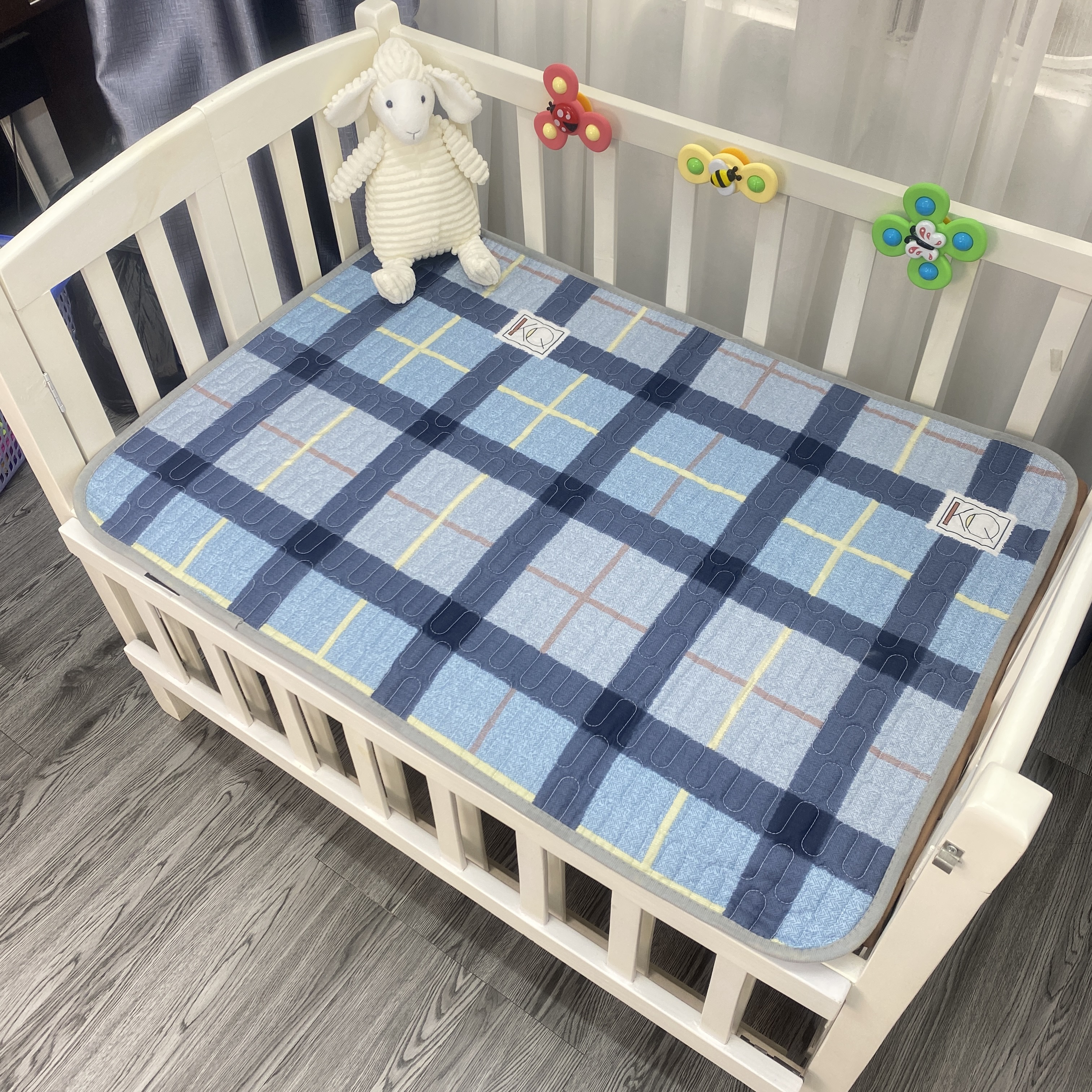 Tấm Lót Chống Thấm Cho Bé Sơ Sinh 5 Lớp Chần Bông Thấm Hút Nhanh An Toàn Tiện Lợi - 231