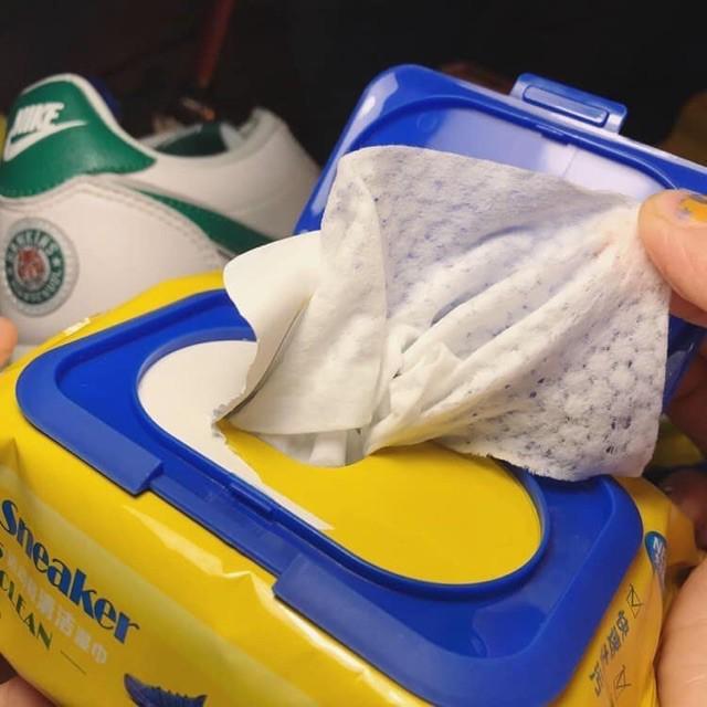 Khăn giấy lau giày đã tẩm sẵn nước lau giày siêu sạch Sneaker 30 tờ loại xịn. Tặng chai lau giày Plac