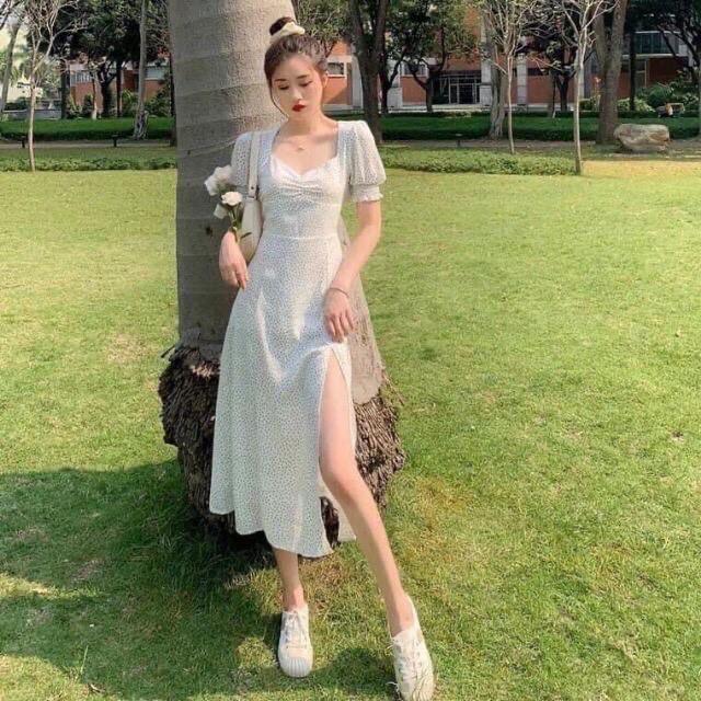 Đầm xẻ tà dự tiệc SANMAY đầm xẻ đùi ôm body dáng dài, vải lụa hoạ tiết chấm bi trắng VD120