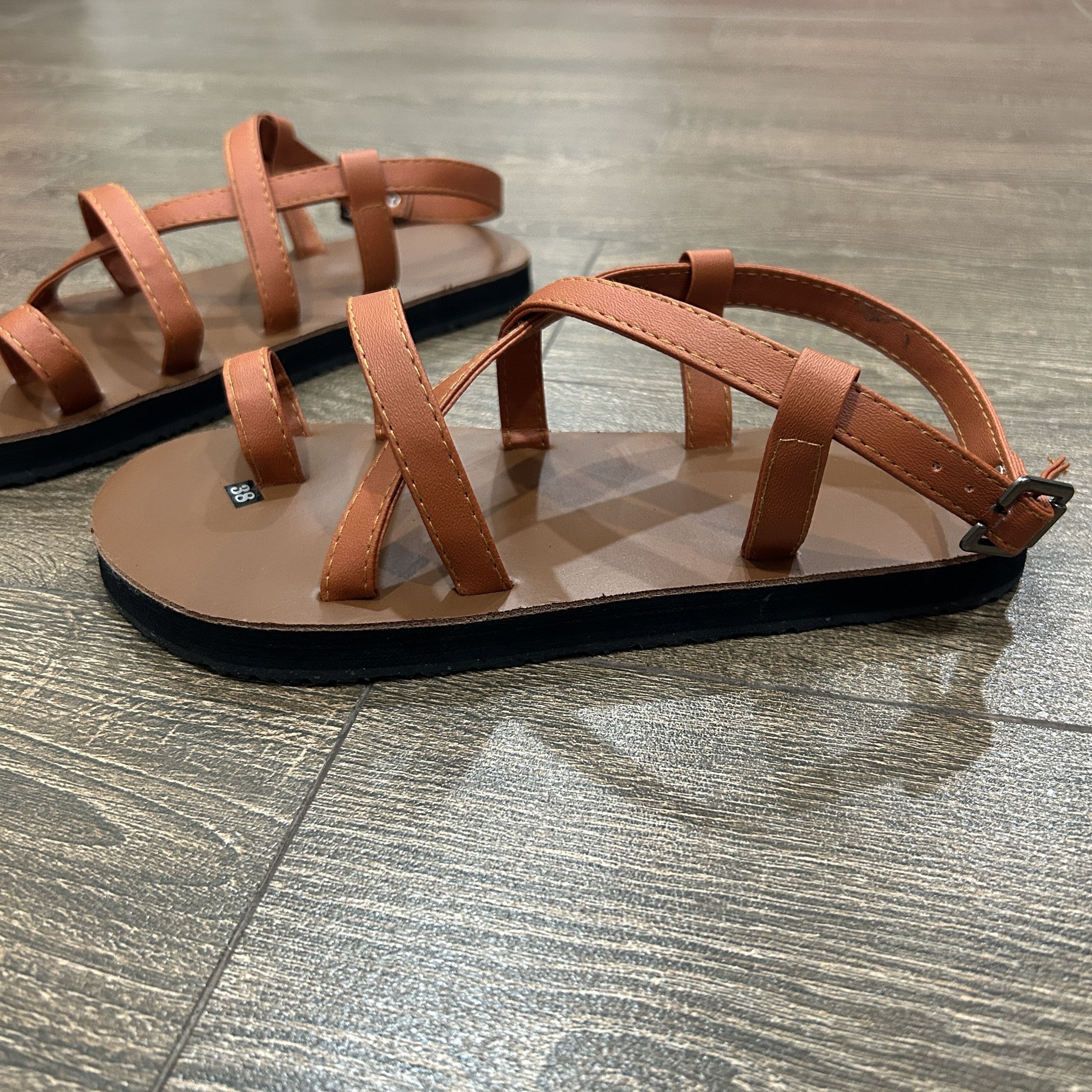 Giày sandal xỏ ngón quai chéo SD03 đi học, đi chơi, Da Pu LYNA Sandal