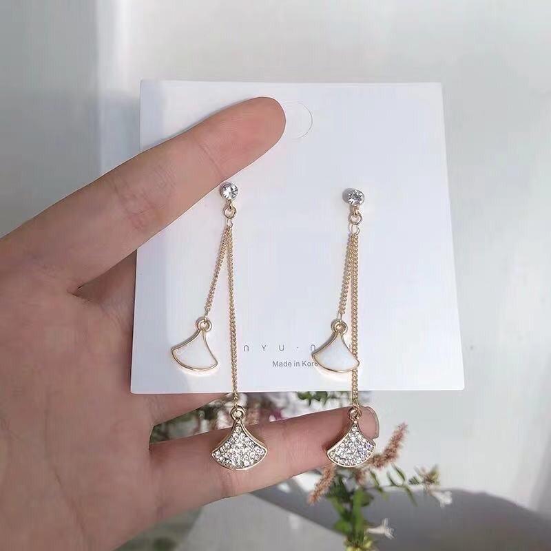 Bông tai dài phối đá 2 màu phong cách Hàn Quốc