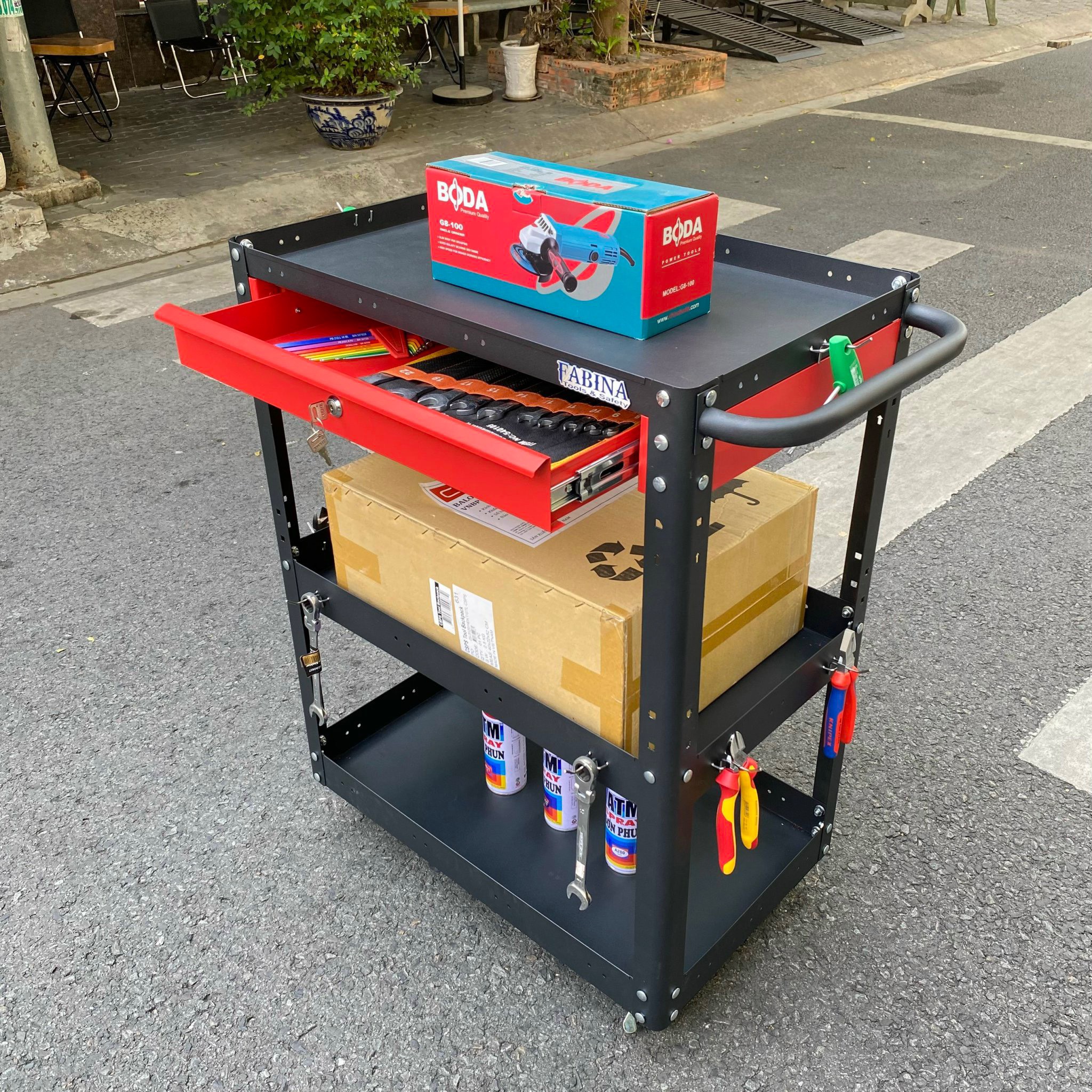 Xe đẩy 3 tầng cao 980mm màu đen hộc kéo đỏ