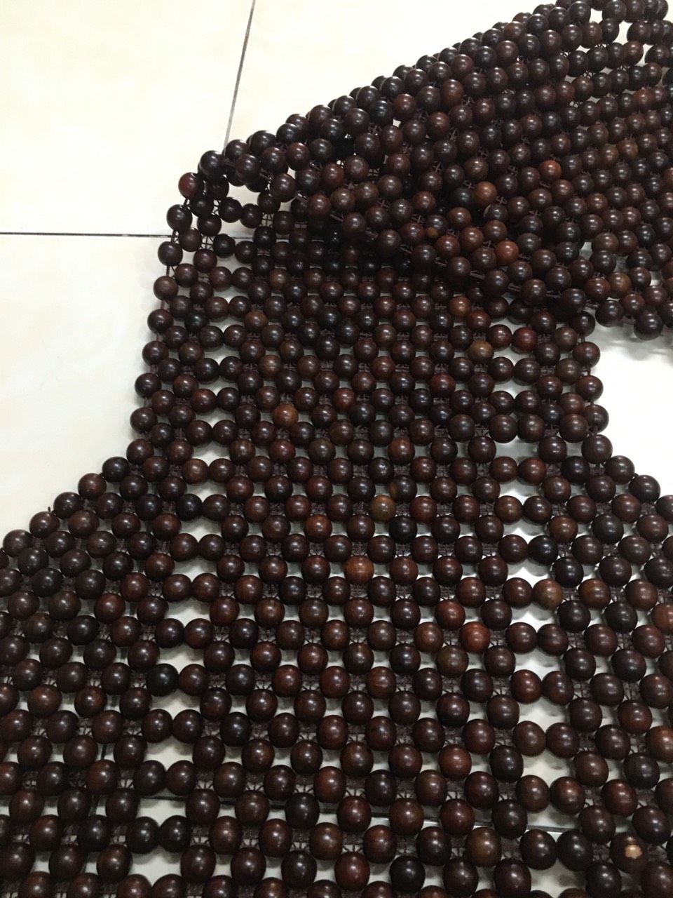 Đệm Lót Ghế Xe Ô Tô Hạt Gỗ Mun Cao Cấp Hạt 18ly ( Mian.vn )