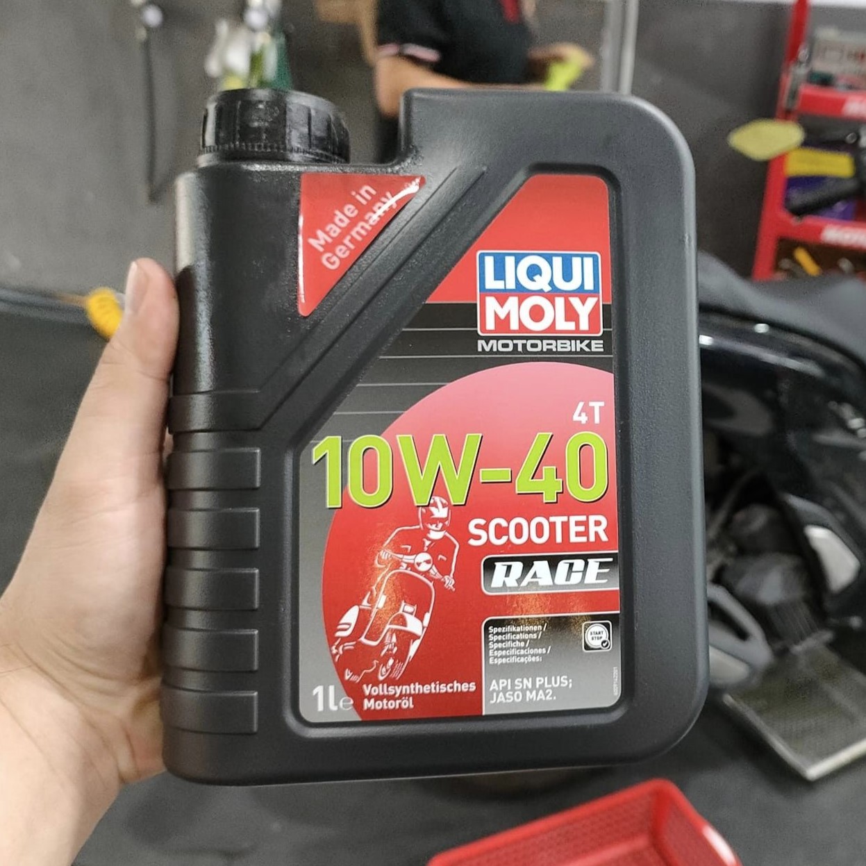 Nhớt Liqui Moly Scooter Race 10W40 cho xe tay ga (950026)