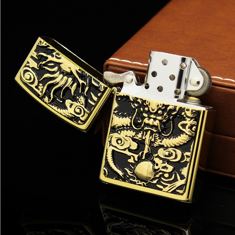 Hộp Qụet Bật Lửa Z91226 Họa Tiết Rồng Mây Đẹp Độc Lạ Màu Vàng - Dùng Xăng Bấc Đá Cao Cấp