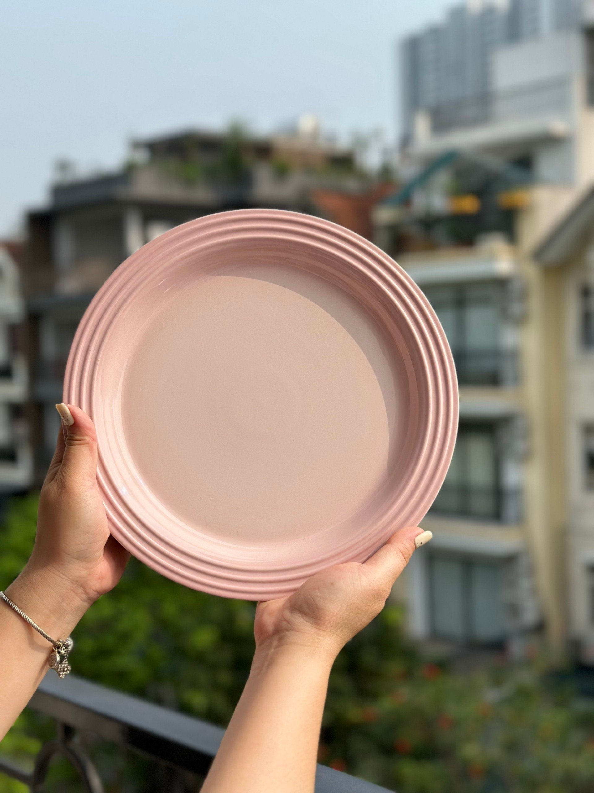 Đĩa Le Creuset 27cm màu Hồng Hàng chính hãng