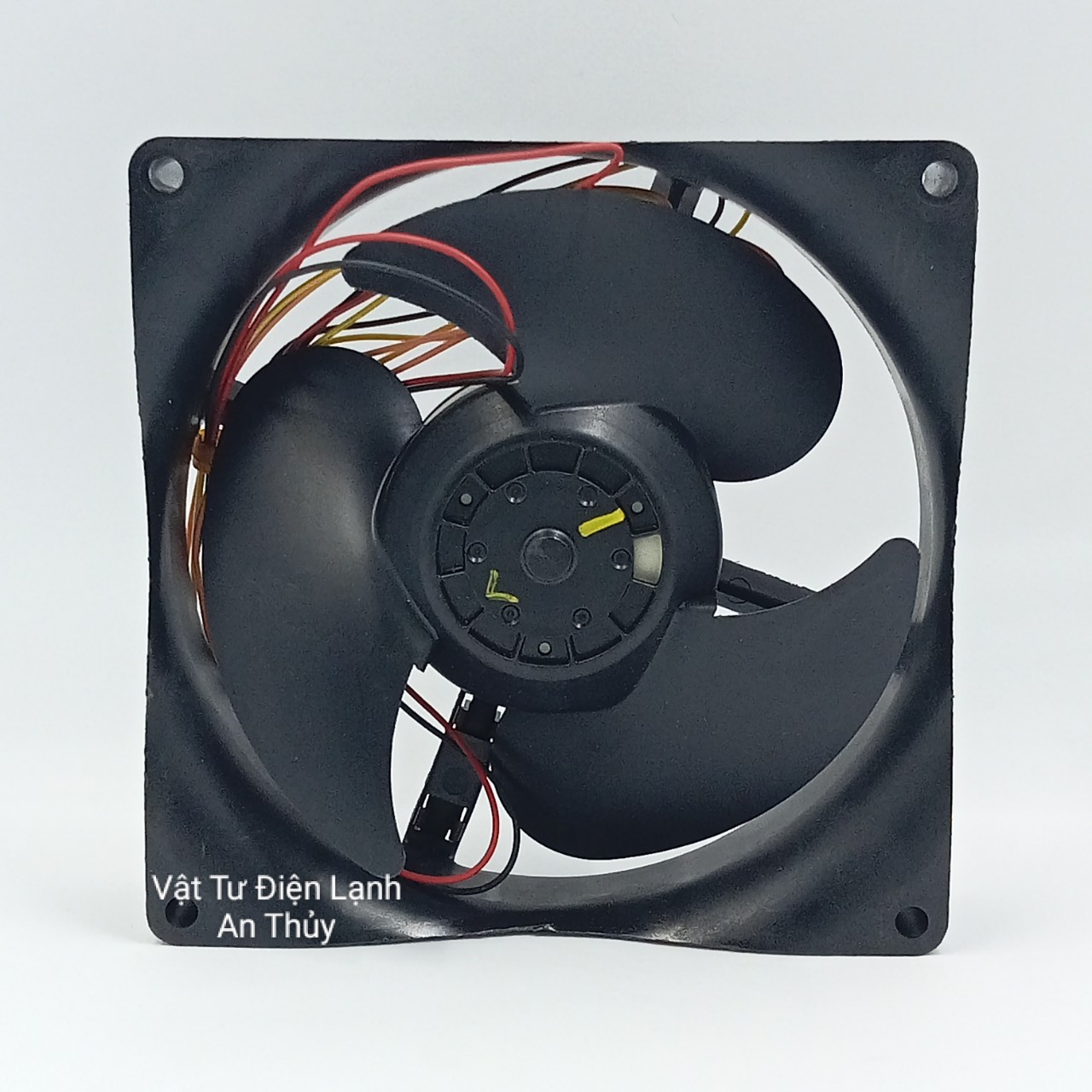 Quạt tủ lạnh cho TOSHIBA 12V 4 dây kích thước 11.2cm x 11.2cm