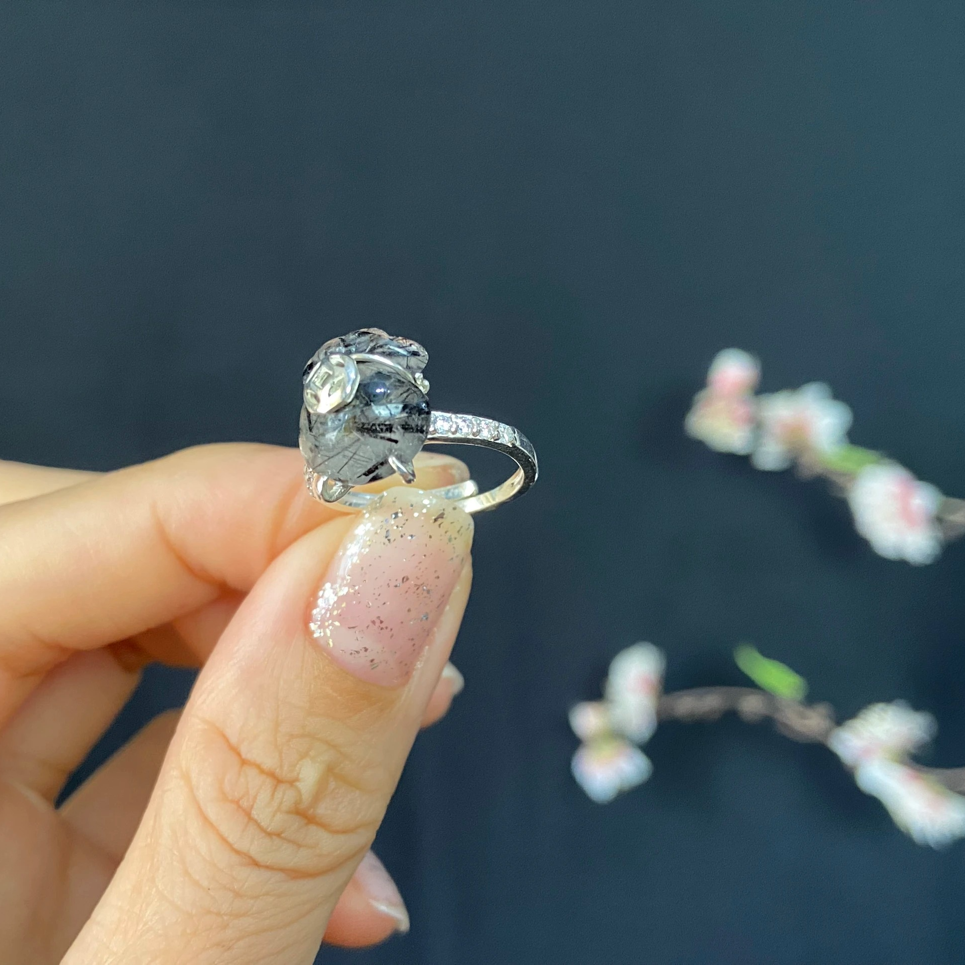 N062 Nhẫn Túi tiền tài lộc thạch anh tóc đen
