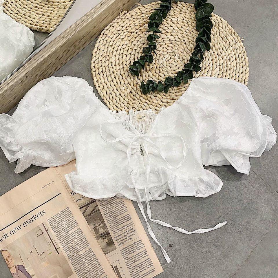 ÁO CROPTOP TRẮNG THẮT NƠ NGỰC -