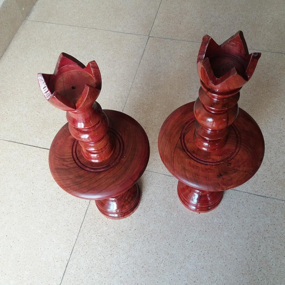 Đèn thờ gỗ gụ kích thước cao 50cmx20cmx20cm