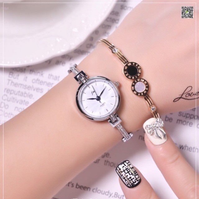 Đồng hồ nữ dây dạng lắc đính đá sang trọng kim xanh thời trang