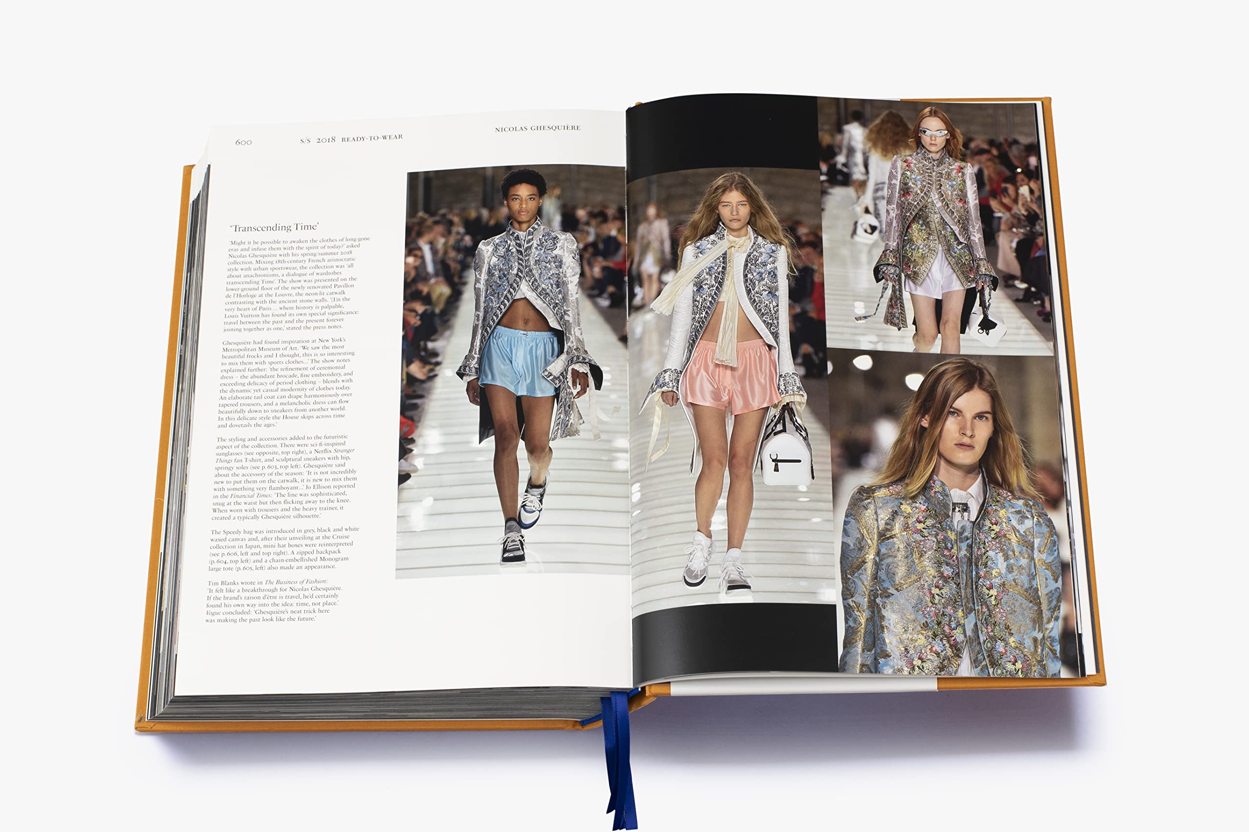 Hình ảnh Artbook - Sách Tiếng Anh - Louis Vuitton Catwalk